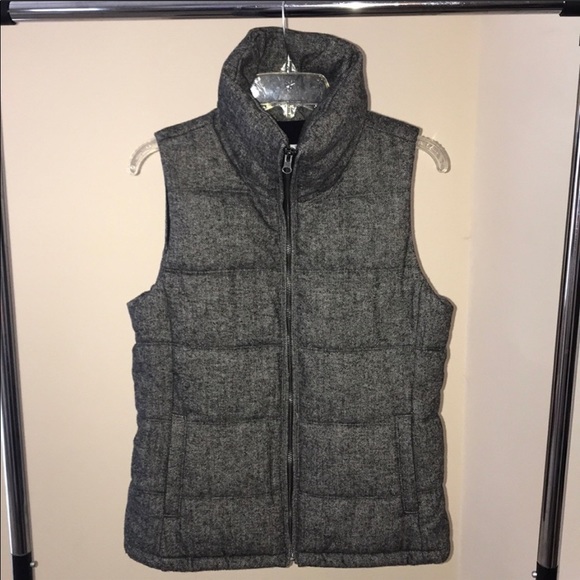 Old Navy Herringbone Puffer Vest Size Small - Picture 6 of 7